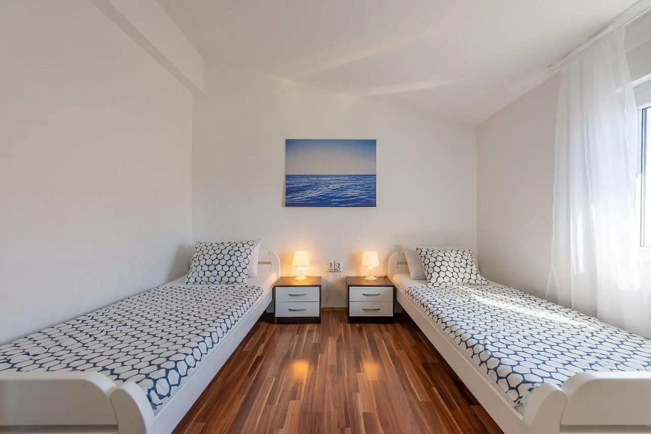 Apartment Apartmani Luka Vir Croatia
