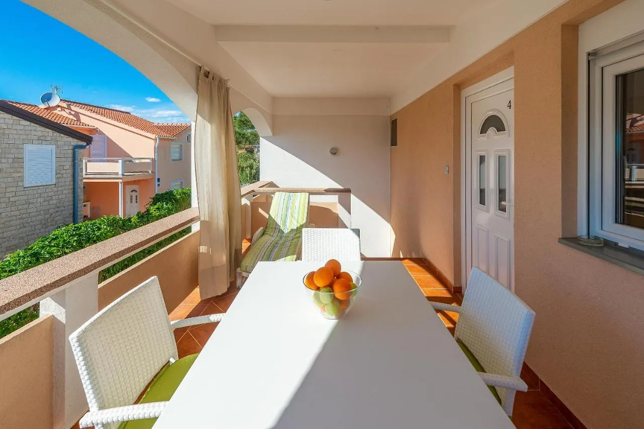 Apartment Apartmani Luka Vir