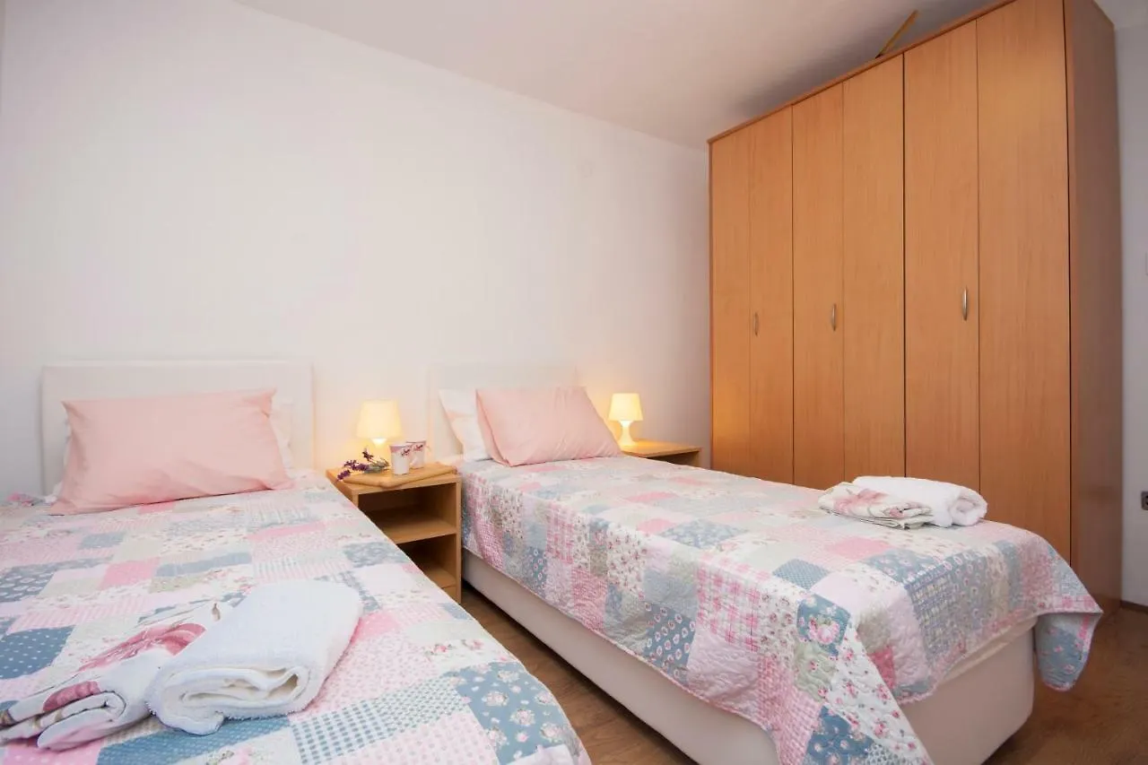 Apartmani Luka Vir Apartment