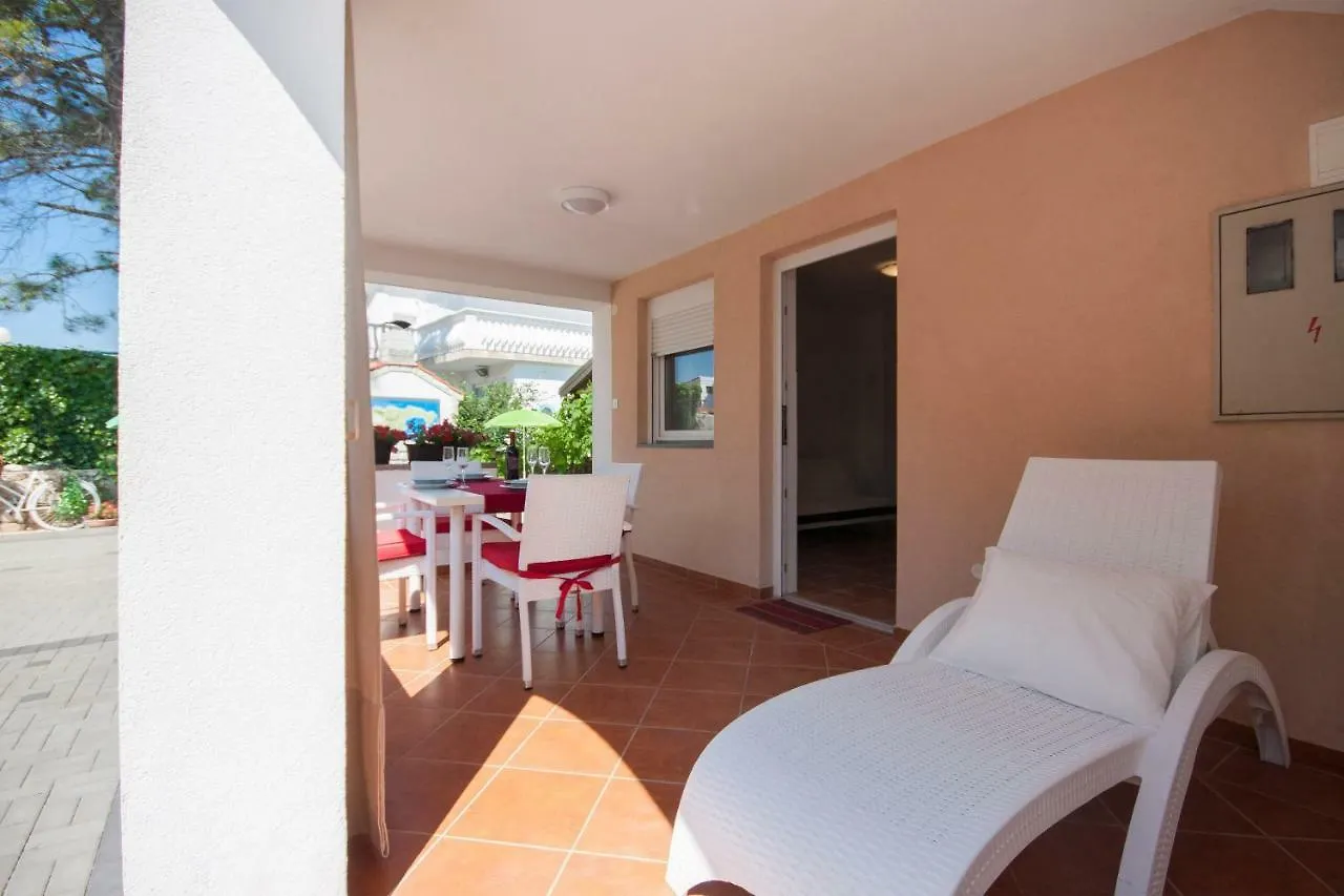 Apartmani Luka Vir Apartment