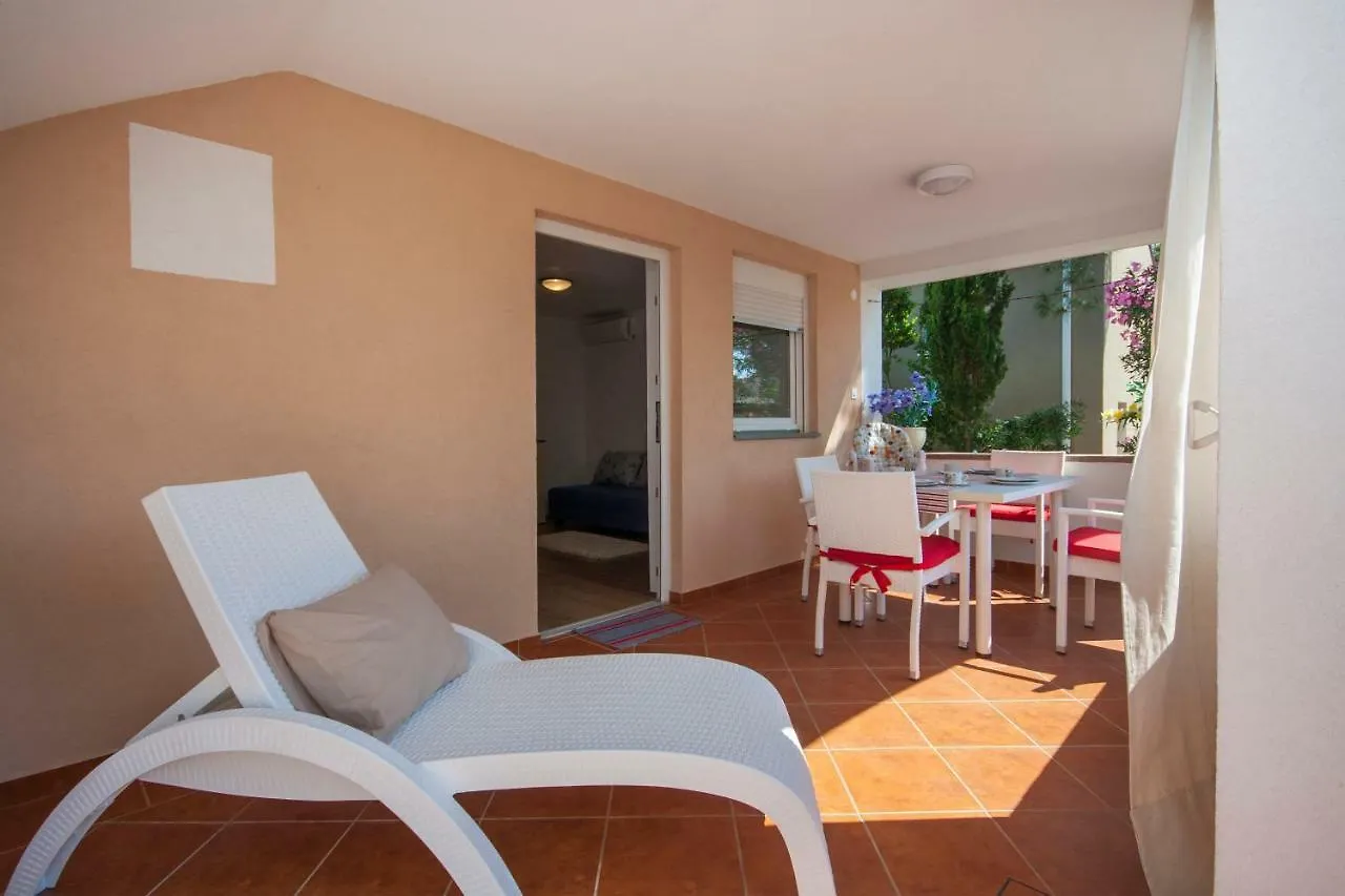 Apartmani Luka Vir Apartment