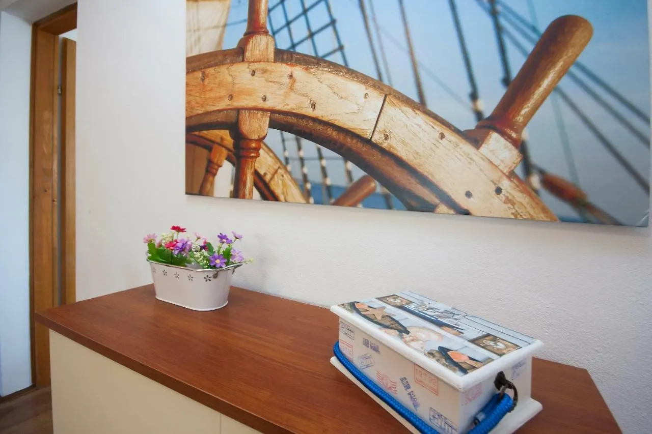 Apartmani Luka Vir